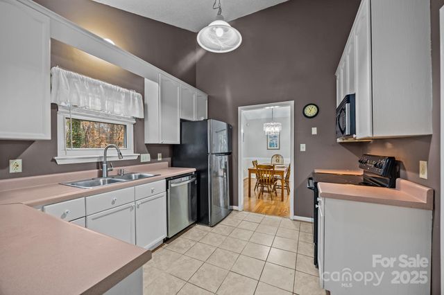 1600 Rocky Glen Lane, Charlotte, NC 28214