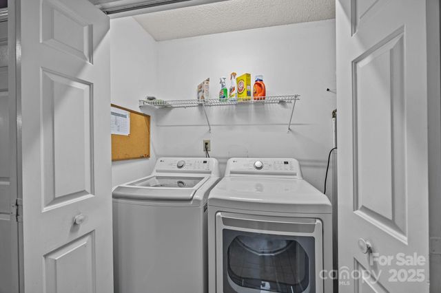 1600 Rocky Glen Lane, Charlotte, NC 28214