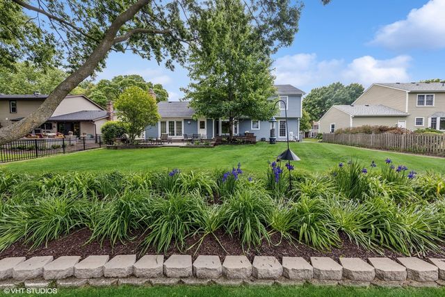 2139 Riverlea Circle, Naperville, IL 60565