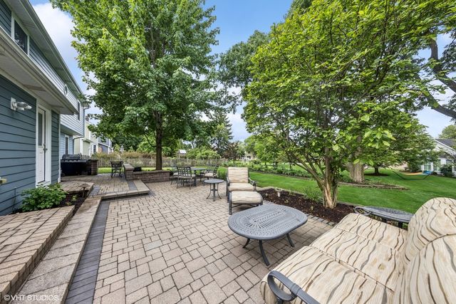 2139 Riverlea Circle, Naperville, IL 60565