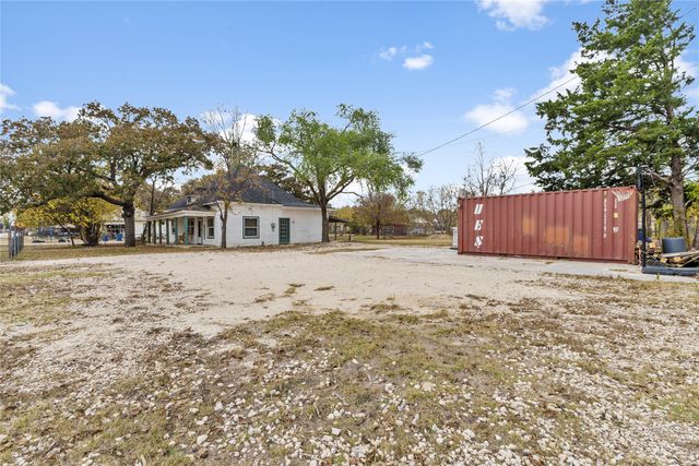 301 NE 1ST Street, Cross Plains, TX 76443