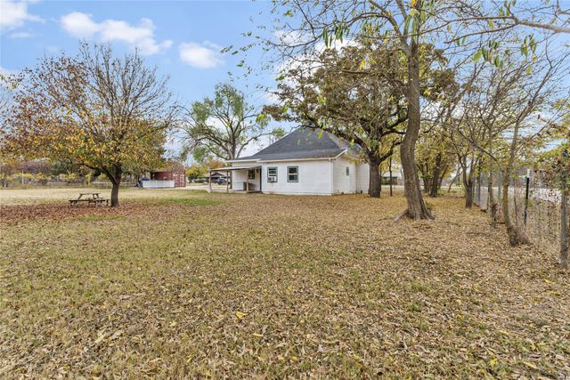 301 NE 1ST Street, Cross Plains, TX 76443