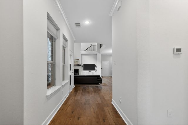 580 Courtyard Lane, Irving, TX 75039