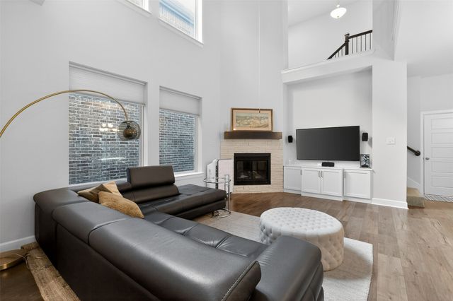 580 Courtyard Lane, Irving, TX 75039