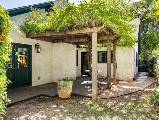 2825 Shoal Crest Ave, Austin, TX 78705
