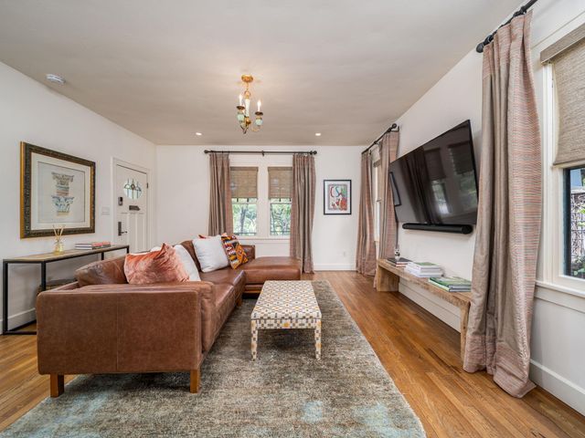 2825 Shoal Crest Ave, Austin, TX 78705