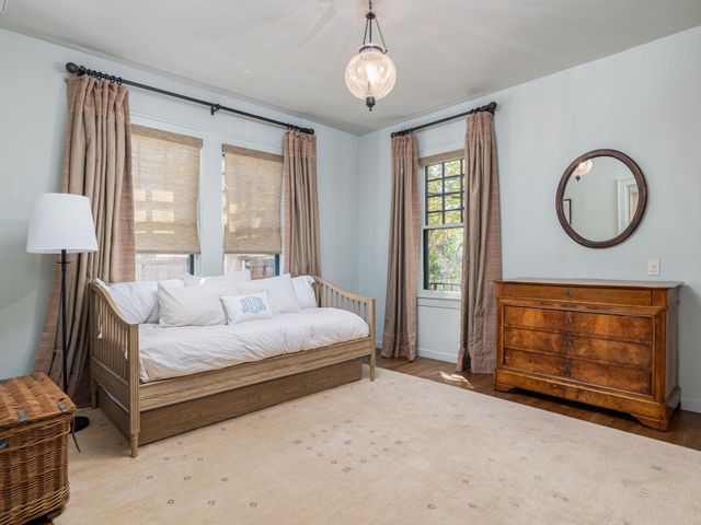 2825 Shoal Crest Ave, Austin, TX 78705