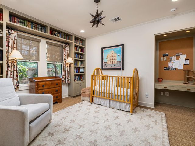 2825 Shoal Crest Ave, Austin, TX 78705