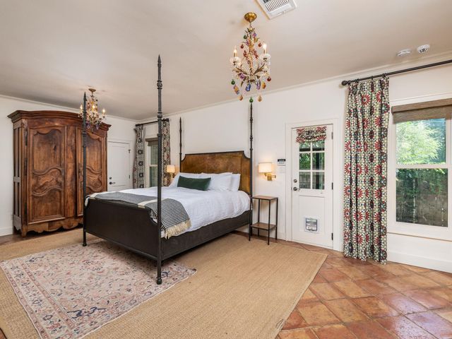 2825 Shoal Crest Ave, Austin, TX 78705