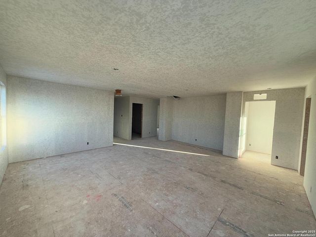 318 Brood Dr, Adkins, TX 78101