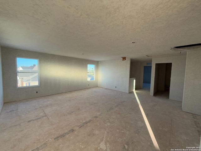 318 Brood Dr, Adkins, TX 78101