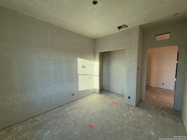 318 Brood Dr, Adkins, TX 78101