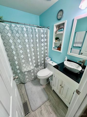 5713 Winding Creek Way, West Chester, OH 45069