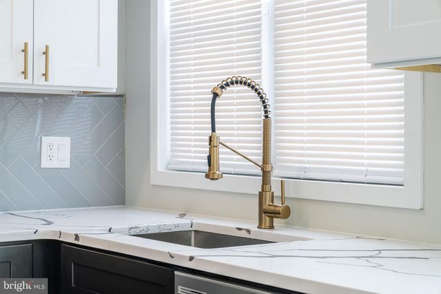 8546 FORREST AVE, Philadelphia, PA 19150