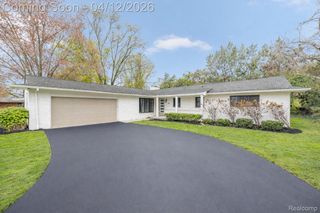 6850 WHITE PINE Drive, Bloomfield Charter Township, MI 48301