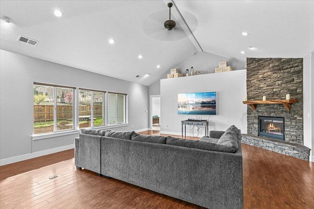 985 Callaway Drive, Medford, OR 97504