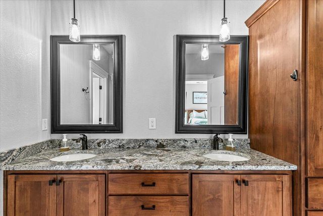 985 Callaway Drive, Medford, OR 97504