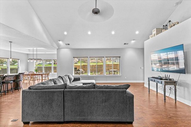 985 Callaway Drive, Medford, OR 97504