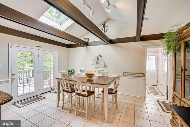 3 CLINTON CT, Kendall Park, NJ 08824