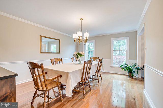 3 CLINTON CT, Kendall Park, NJ 08824