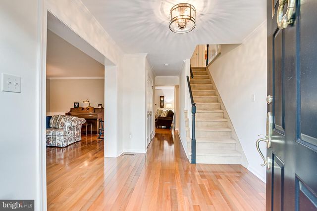 3 CLINTON CT, Kendall Park, NJ 08824