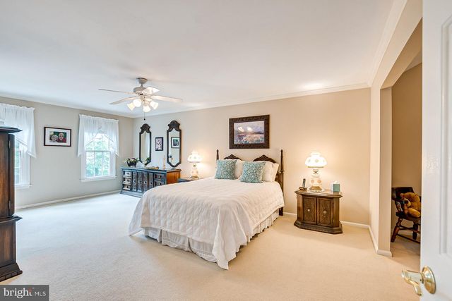 3 CLINTON CT, Kendall Park, NJ 08824