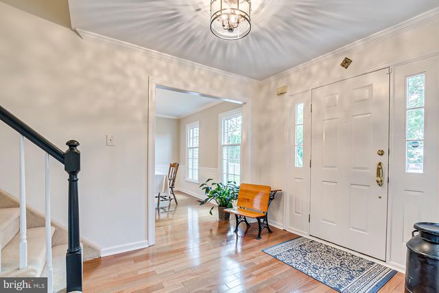 3 CLINTON CT, Kendall Park, NJ 08824