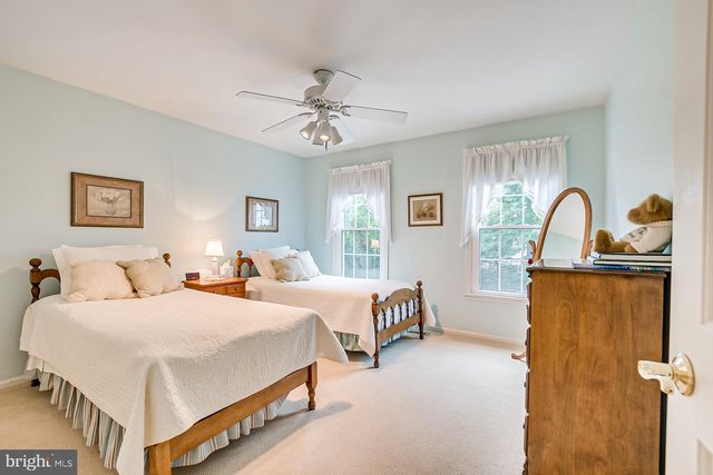 3 CLINTON CT, Kendall Park, NJ 08824