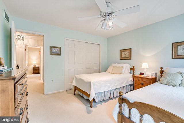 3 CLINTON CT, Kendall Park, NJ 08824