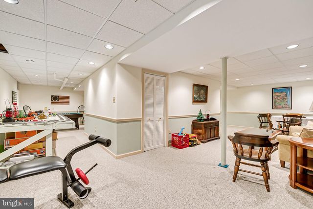 3 CLINTON CT, Kendall Park, NJ 08824