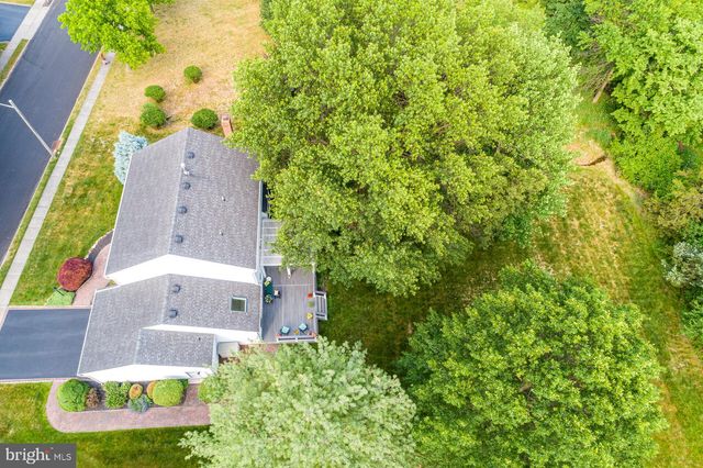 3 CLINTON CT, Kendall Park, NJ 08824