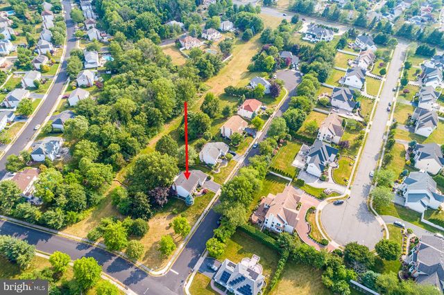 3 CLINTON CT, Kendall Park, NJ 08824