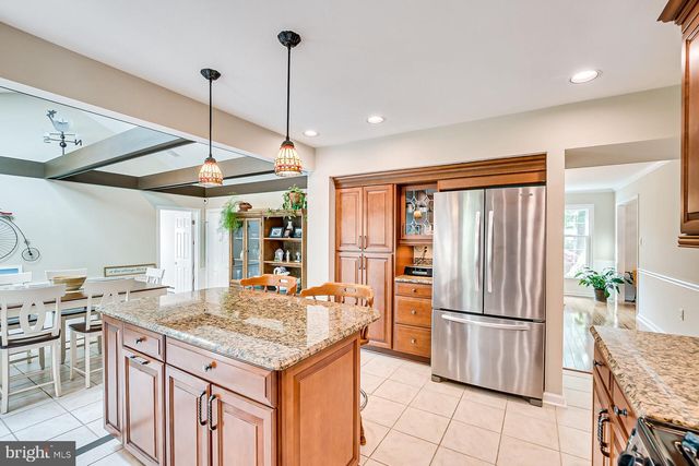 3 CLINTON CT, Kendall Park, NJ 08824