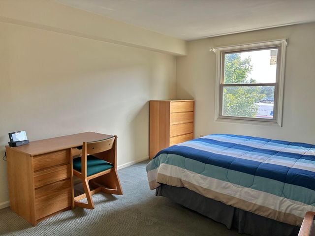 892 Chatham Lane, W, Columbus, OH 43221