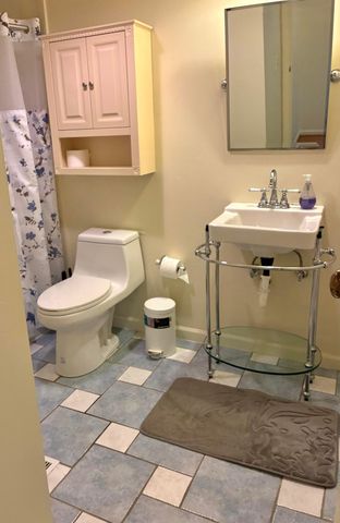 892 Chatham Lane, W, Columbus, OH 43221