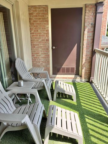 892 Chatham Lane, W, Columbus, OH 43221