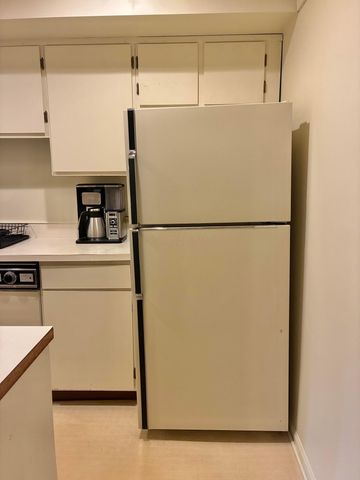 892 Chatham Lane, W, Columbus, OH 43221