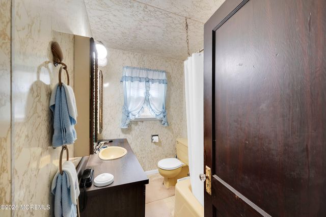 201 Lillie Road, Toms River, NJ 08753