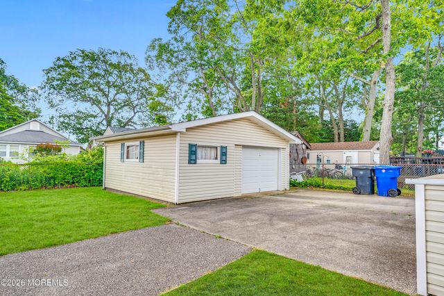 201 Lillie Road, Toms River, NJ 08753