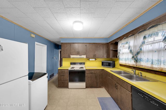 201 Lillie Road, Toms River, NJ 08753
