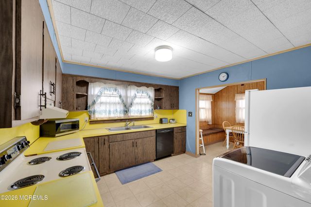 201 Lillie Road, Toms River, NJ 08753