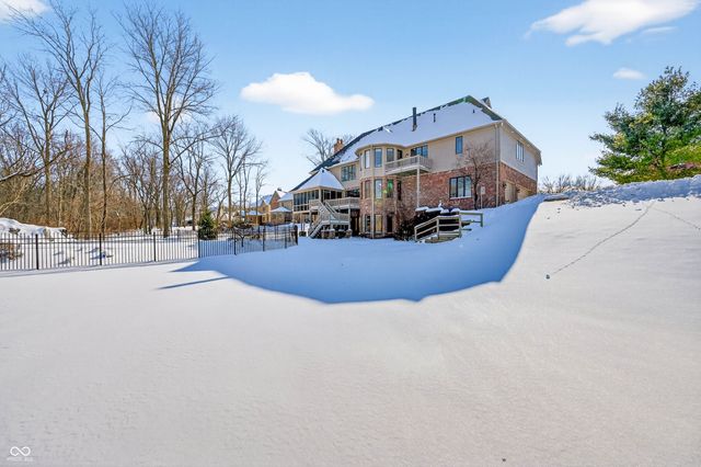 6460 Deerfield Drive, Greenwood, IN 46143