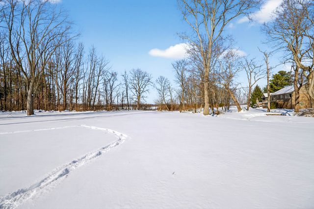 6460 Deerfield Drive, Greenwood, IN 46143