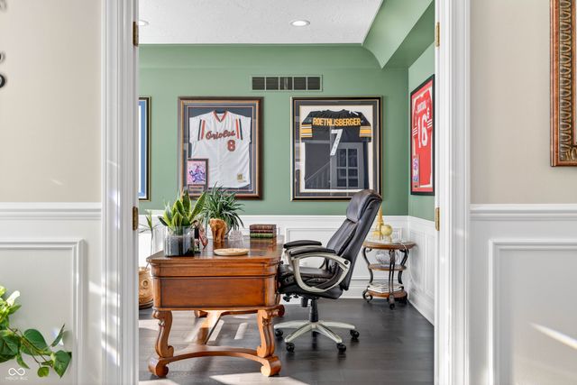 6460 Deerfield Drive, Greenwood, IN 46143