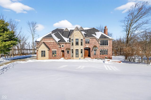 6460 Deerfield Drive, Greenwood, IN 46143