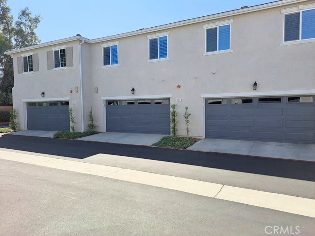 Image 6 of property listing at 41987 Isadora 1402, Murrieta, CA 92562