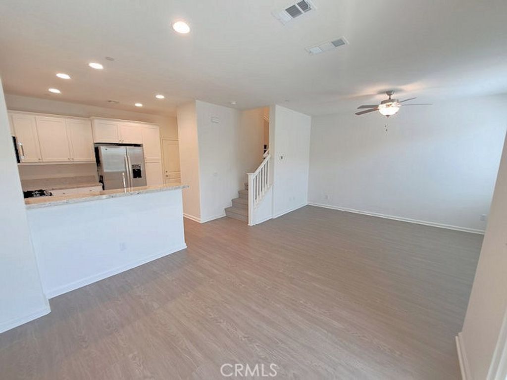 Image 8 of property listing at 41987 Isadora 1402, Murrieta, CA 92562