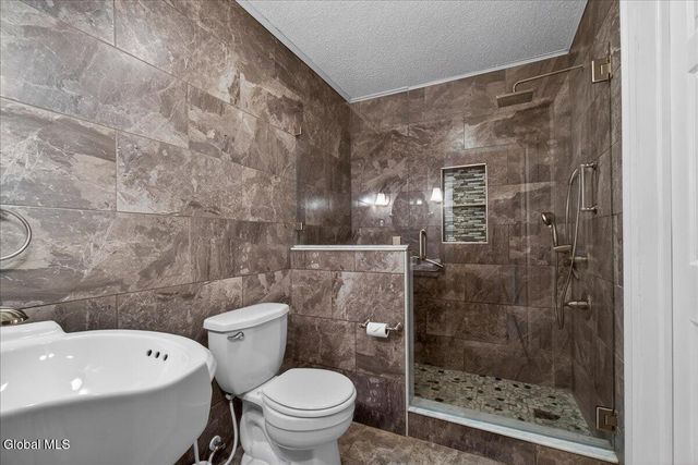 112 Stoney Creek Drive, Clifton Park, NY 12065
