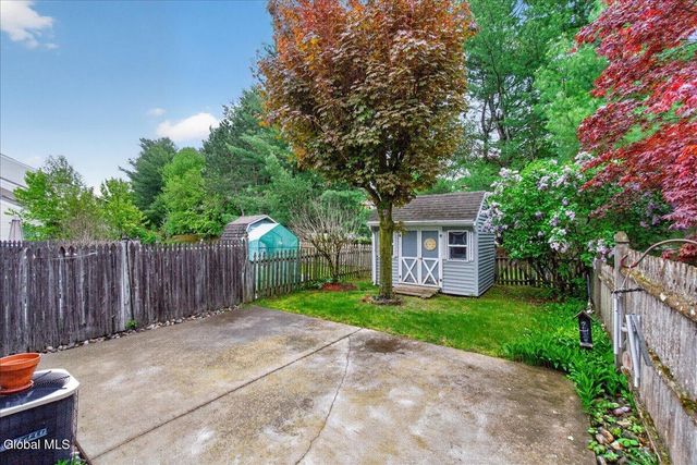 112 Stoney Creek Drive, Clifton Park, NY 12065