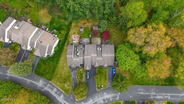112 Stoney Creek Drive, Clifton Park, NY 12065